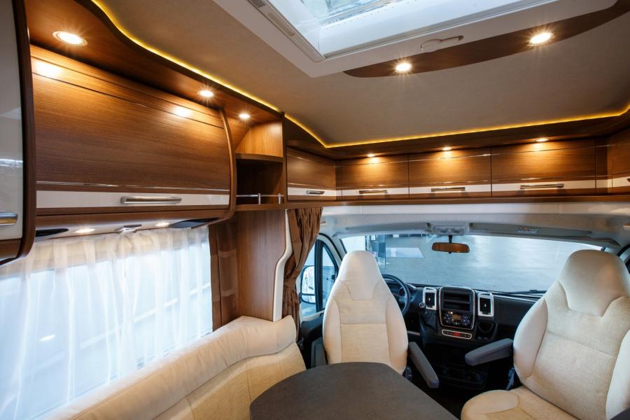 Интерьер Carthago C-Tourer T 2015 года  (фото 6 из 14)